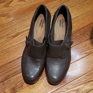 Clark's dress heel euc size 9.5